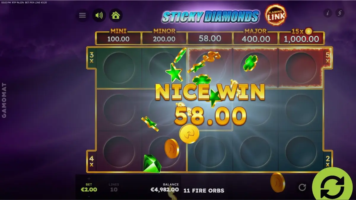 Tampilan antarmuka mesin slot Sticky Diamonds Flaming Link dengan simbol buah dan berlian